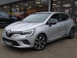 Grau metallic Gebraucht 2023 Renault Clio V Evolution | 16.890 € (Fairer Preis)