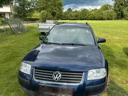Blau Gebraucht 2002 VW Passat Kombi | 700 € (Fairer Preis)