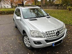 Silber Gebraucht 2009 Mercedes ML320 SUV | 12.499 € (Teuer)