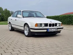 Weiß Gebraucht 1991 BMW 520 Sport Line Limousine | 13.890 €