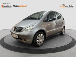 Silber (metallic) Gebraucht 1999 Mercedes A140 Kleinwagen | 1.980 € (Fairer Preis)