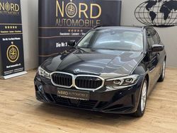 Black sapphire metal (metallic) Gebraucht 2023 BMW 320 Shadowline Kombi | 26.399 € (Guter Preis)