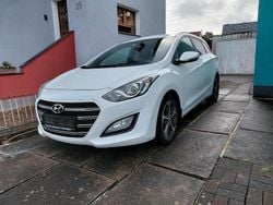 Weiß Gebraucht 2016 Hyundai i30 Kombi | 8.900 € (Fairer Preis)