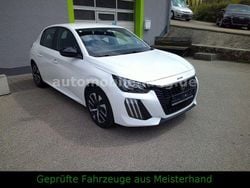 Weiß Gebraucht 2024 Peugeot 208 Active Kleinwagen | 15.950 € (Guter Preis)