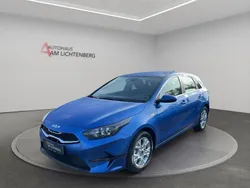 (b3l) blue flame m Gebraucht 2024 Kia Ceed Vision Limousine | 20.870 € (Fairer Preis)