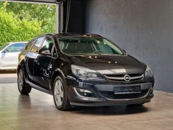 Schwarz Gebraucht 2013 Opel Astra Edition Kombi | 4.990 € (Guter Preis)