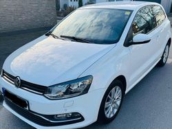 Weiß Gebraucht 2015 VW Polo Comfortline Limousine | 6.000 € (Guter Preis)