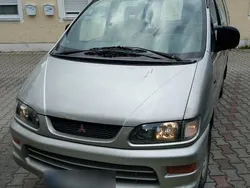 Silber Gebraucht 2000 Mitsubishi Space Gear Van / Kleinbus | 2.400 €