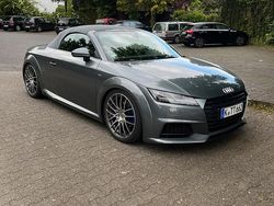 Silber Gebraucht 2017 Audi TT Comfort Cabrio | 29.999 €