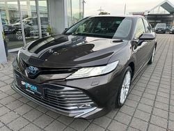 Grau Gebraucht 2019 Toyota Camry Executive Limousine | 26.980 € (Fairer Preis)