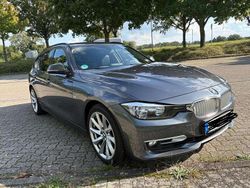 Silber Gebraucht 2012 BMW 320 Sport Line Kombi | 10.499 € (Guter Preis)