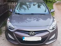 Braun Gebraucht 2013 Hyundai i30 Style Limousine | 5.800 € (Guter Preis)
