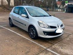 Silber Gebraucht 2008 Renault Clio II Dynamique Limousine | 1.800 € (Fairer Preis)