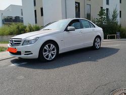 Weiß Gebraucht 2010 Mercedes C200 Avantgarde Limousine | 7.500 €