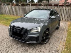 Grau Gebraucht 2017 Audi Q2 Sport SUV | 22.000 € (Teuer)