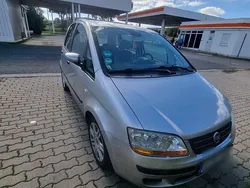 Grau Gebraucht 2004 Fiat Idea Van / Kleinbus | 1.500 €