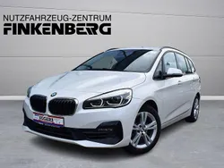 Weiß Gebraucht 2018 BMW 216 Gran Tourer Sport Line Van / Kleinbus | 14.980 € (Fairer Preis)