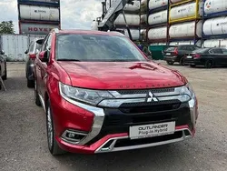 Dynamikrot Gebraucht 2020 Mitsubishi Outlander P-HEV Top SUV | 26.900 € (Fairer Preis)