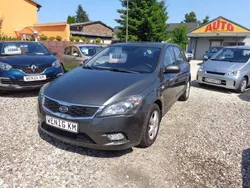 Beige Gebraucht 2012 Kia Ceed Edition 7 Limousine | 6.900 € (Fairer Preis)