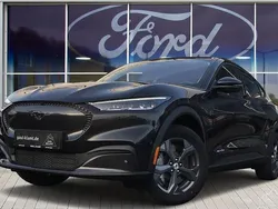 Grau Gebraucht 2022 Ford Mustang Mach-E Extended Range SUV | 42.980 € (Etwas zu teuer)