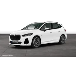 Weiß Gebraucht 2024 BMW 220 Active Tourer Van / Kleinbus | 39.782 €