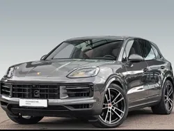 Grau Gebraucht 2024 Porsche Cayenne SUV | 111.900 € (Fairer Preis)