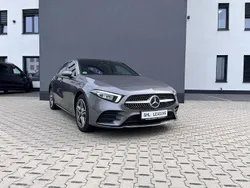 Grau Gebraucht 2020 Mercedes A250 AMG line Limousine | 19.450 € (Etwas zu teuer)