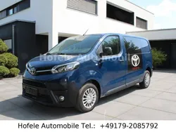 Blau Gebraucht 2017 Toyota Proace Van | 8.950 € (Teuer)