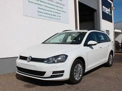 Weiß Gebraucht 2016 VW Golf VII Trendline Limousine | 7.890 € (Guter Preis)