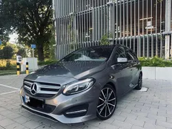 Grau Gebraucht 2018 Mercedes B200 Van / Kleinbus | 19.900 € (Fairer Preis)