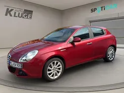 Rot Gebraucht 2010 Alfa Romeo Giulietta Turismo Kleinwagen | 6.320 € (Etwas zu teuer)