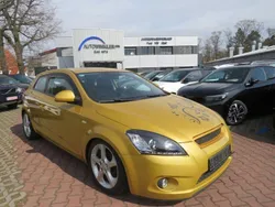 Gelb Gebraucht 2010 Kia Ceed Limousine | 5.990 € (Etwas zu teuer)