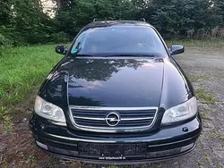 Grün Gebraucht 2000 Opel Omega Kombi | 1.960 € (Fairer Preis)