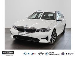 Alpinweiß uni Gebraucht 2022 BMW 330e Shadowline Kombi | 27.460 € (Superpreis)