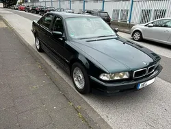 Grün Gebraucht 1998 BMW 740 Limousine | 8.000 €