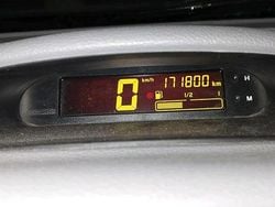 Grau Gebraucht 2006 Renault Twingo Kleinwagen | 1.475 €