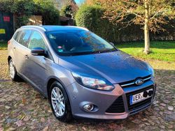 Grau Gebraucht 2014 Ford Focus SYNC Edition Limousine | 4.800 € (Fairer Preis)
