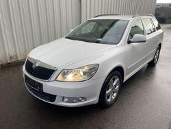 Weiß Gebraucht 2013 Skoda Octavia Family Kombi | 4.100 € (Guter Preis)