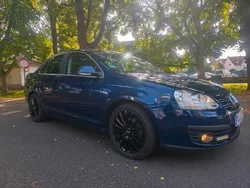 Blau Gebraucht 2006 VW Jetta Limousine | 2.000 €