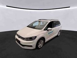 Pure white Gebraucht 2021 VW Touran Comfortline Van / Kleinbus | 29.485 € (Fairer Preis)