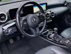 Grau Gebraucht 2020 Mercedes CLA180 Limousine | 19.499 € (Guter Preis)