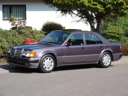 Violett Gebraucht 1991 Mercedes E500 Limousine | 65.500 €