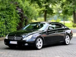 Schwarz Gebraucht 2007 Mercedes CLS320 Avantgarde Coupé | 7.800 € (Teuer)