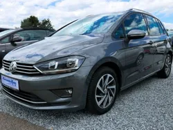 Grau Gebraucht 2017 VW Golf Sportsvan Sound Van / Kleinbus | 14.900 € (Fairer Preis)
