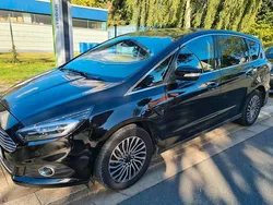 Schwarz Gebraucht 2018 Ford S-MAX S Van / Kleinbus | 15.900 € (Guter Preis)