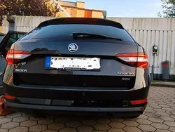 Schwarz Gebraucht 2015 Skoda Superb LAURIN & KLEMENT Kombi | 16.999 € (Guter Preis)