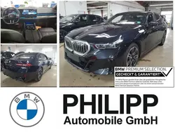 M carbonschwarz metallic Gebraucht 2024 BMW 520 M Sport Limousine | 54.390 € (Guter Preis)