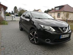 Schwarz Gebraucht 2016 Nissan Qashqai SUV | 10.900 € (Fairer Preis)