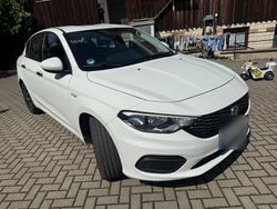 Weiß Gebraucht 2016 Fiat Tipo Limousine | 7.499 € (Fairer Preis)