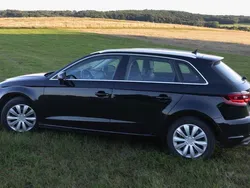 Schwarz Gebraucht 2014 Audi A3 Sportback Ambiente Limousine | 11.900 € (Fairer Preis)